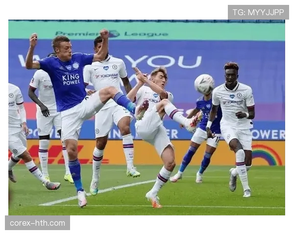 意甲蓝黑军团强势逆转，状态回暖展现争冠实力