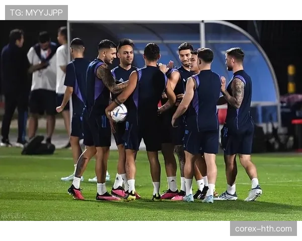 斯卡洛尼执教下的球队表现趋势分析，球迷热议一波三折状态