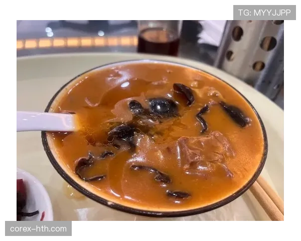 内马尔发了张早餐照，盘里那几口点心顶我半个月外卖预算